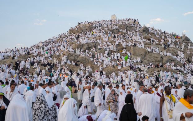 Muslim pilgrims at Kaaba